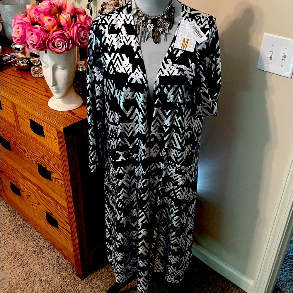 Lularoe Elegant Collection “Sarah “ Fancy Cover LightWeight Gold and Dk Blue.